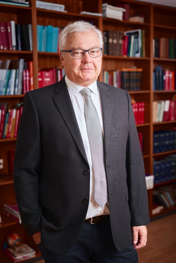 Dr. Herbert Kessler